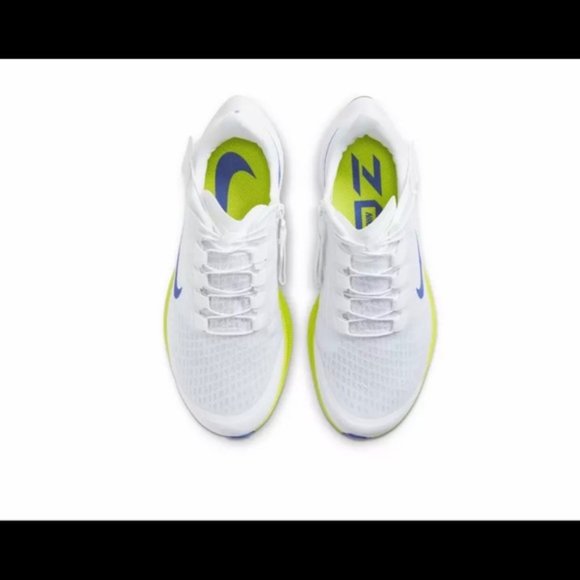 Athletic_Shoes
